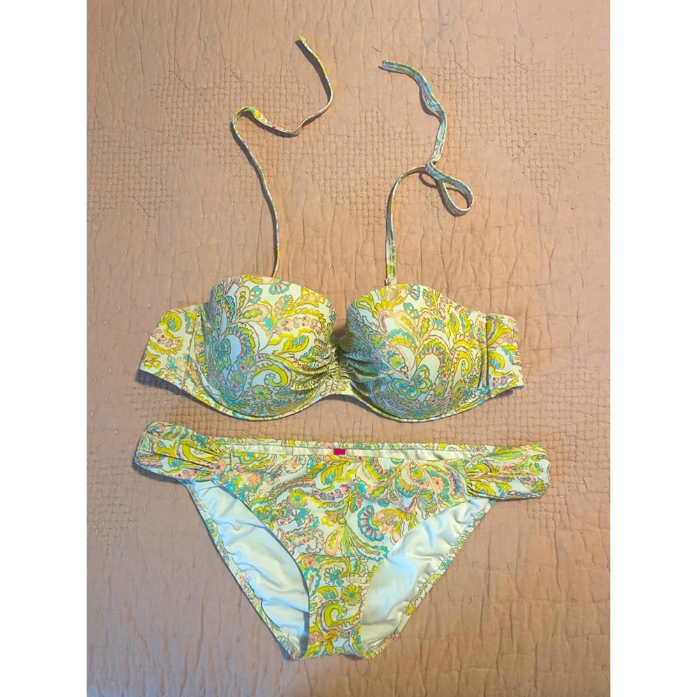 Victoria’s Secret 2-piece bikini